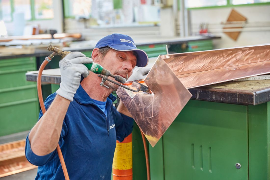 Metalldach Vorfertigung in der Werkstatt Spenglerei