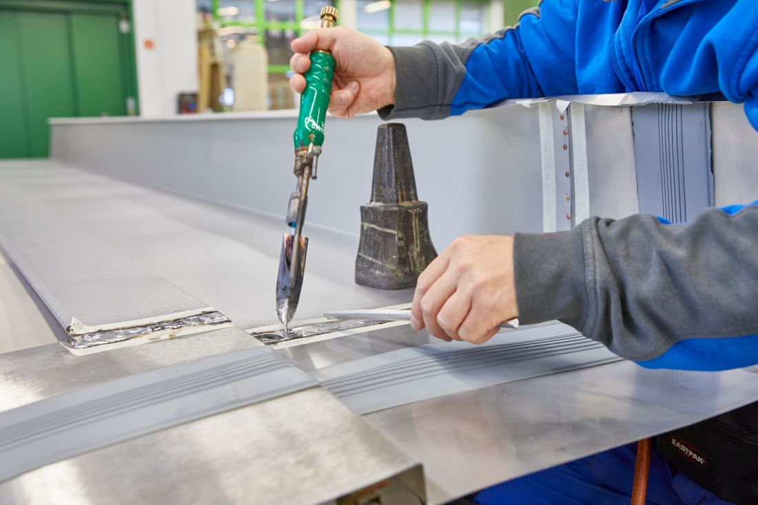 Metalldach Vorfertigung in der Werkstatt Spenglerei