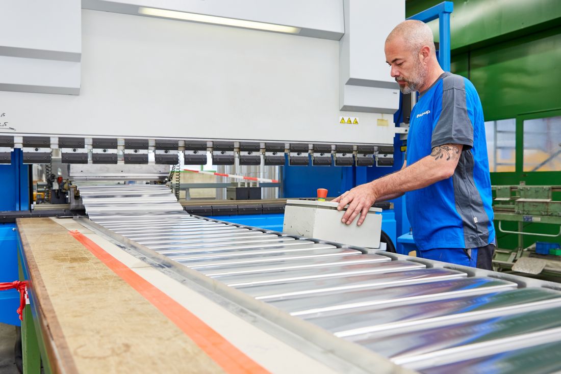 Metalldach Vorfertigung in der Werkstatt Spenglerei